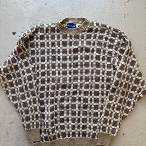 Nicole Miller Men's Tan and Cream Checkered Crewneck Sweater